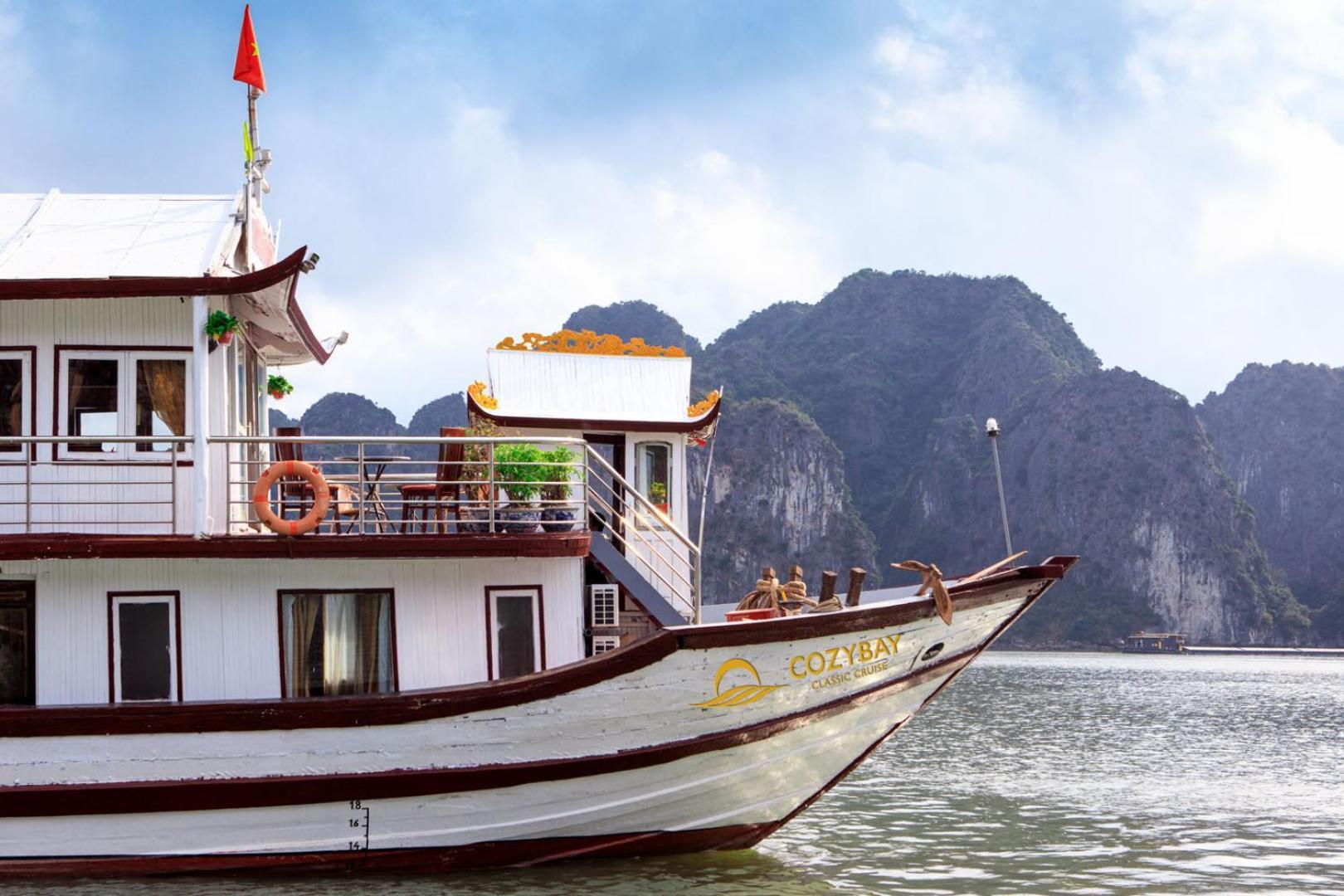 Cozy Bay Classic Cruise Hạ Long Exterior foto