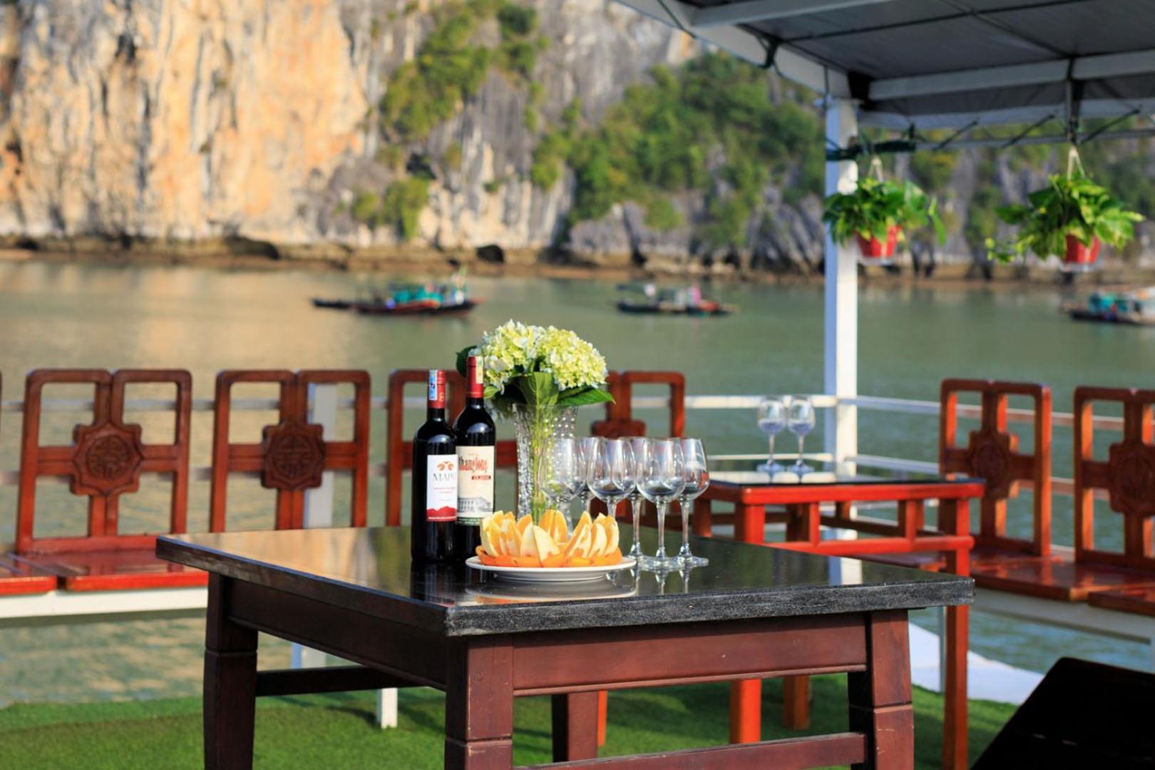 Cozy Bay Classic Cruise Hạ Long Exterior foto