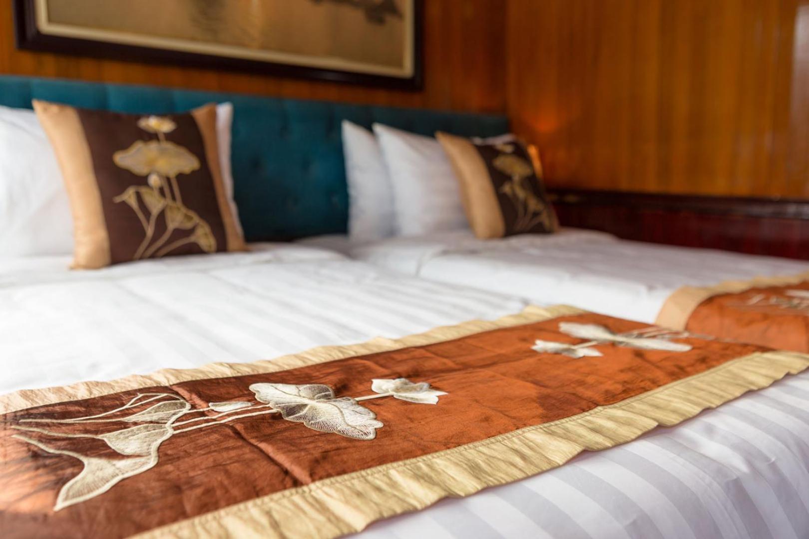 Cozy Bay Classic Cruise Hạ Long Exterior foto
