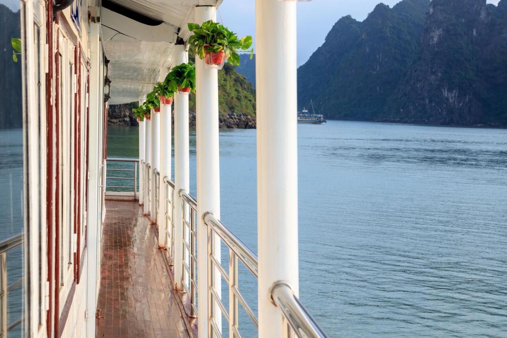 Cozy Bay Classic Cruise Hạ Long Exterior foto