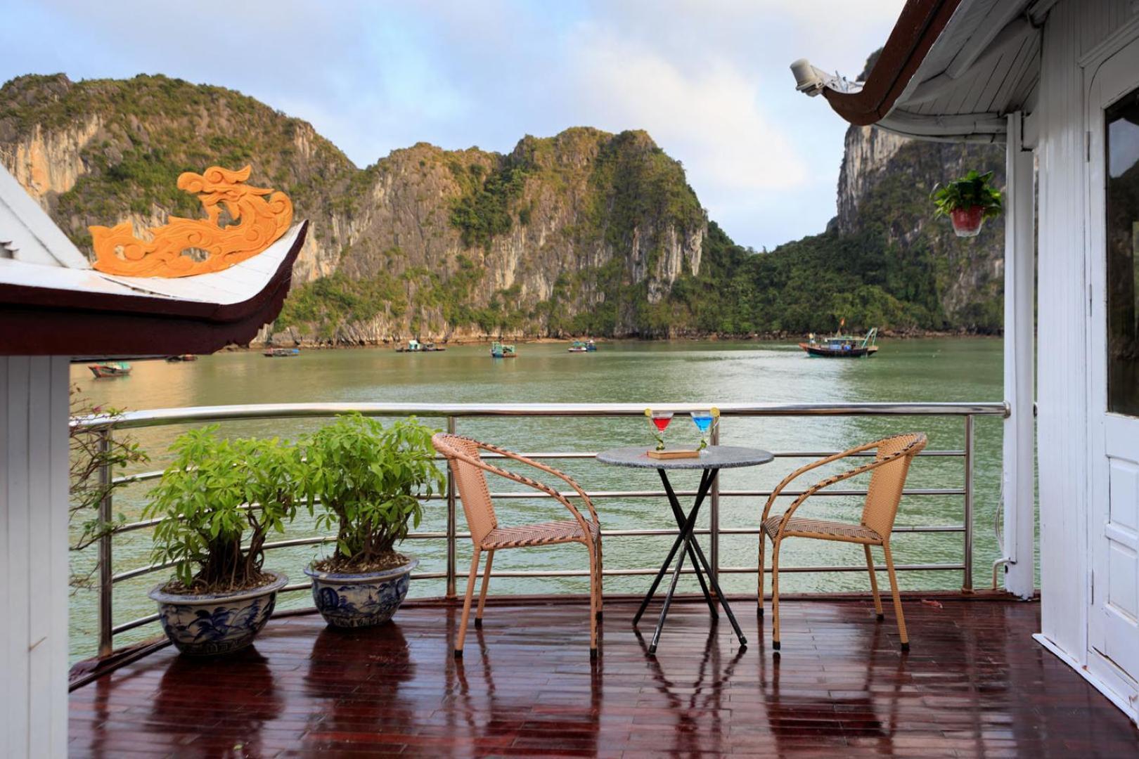 Cozy Bay Classic Cruise Hạ Long Exterior foto